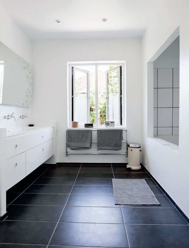 AT9