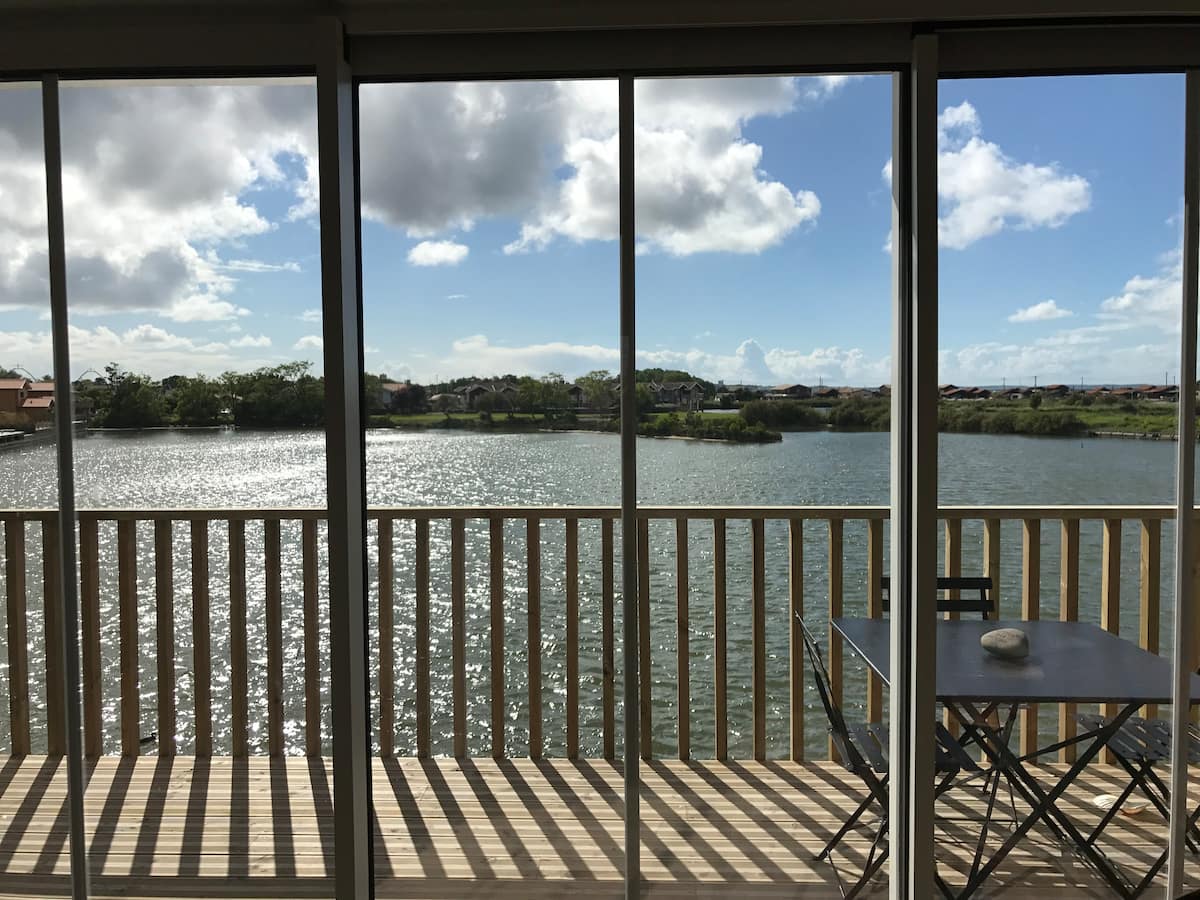 terrasse bois et vue mer