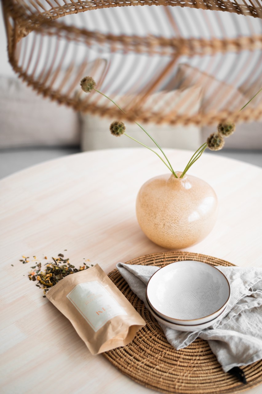 table avec décoration naturelle