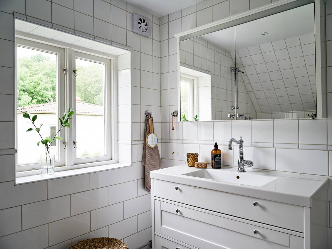 salle de bain blanche