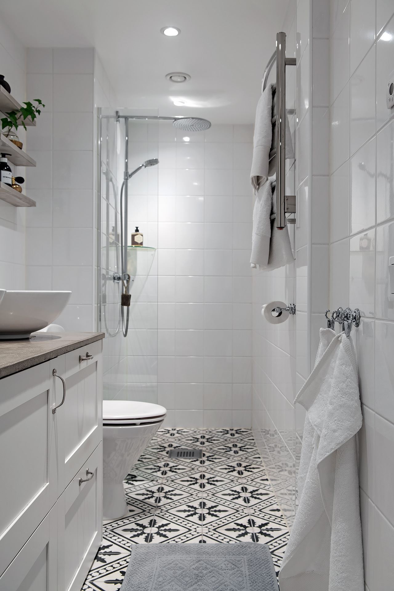 appartement ancien rénové briques et moulures