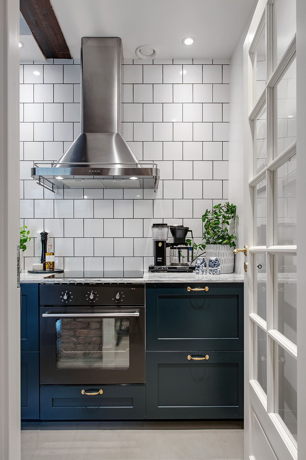 appartement ancien rénové briques et moulures