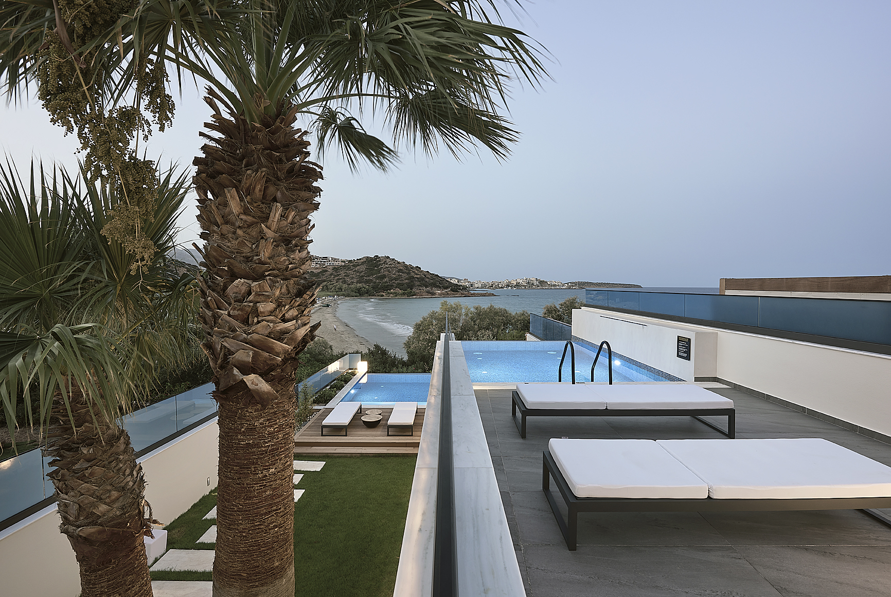 piscine et jardin maison vue mer Grèce piscine et jardin maison vue mer Grèce