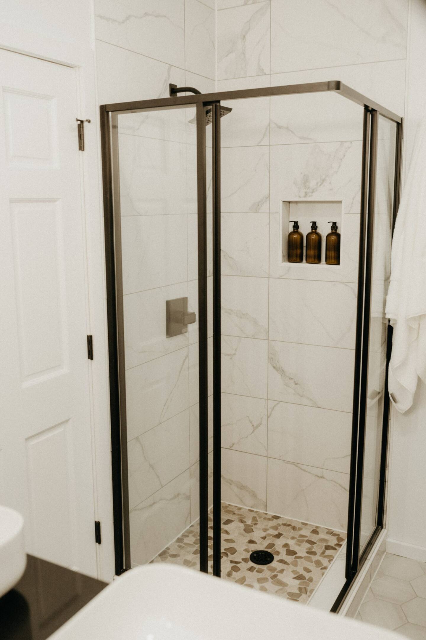 douche avec carreaux marbre