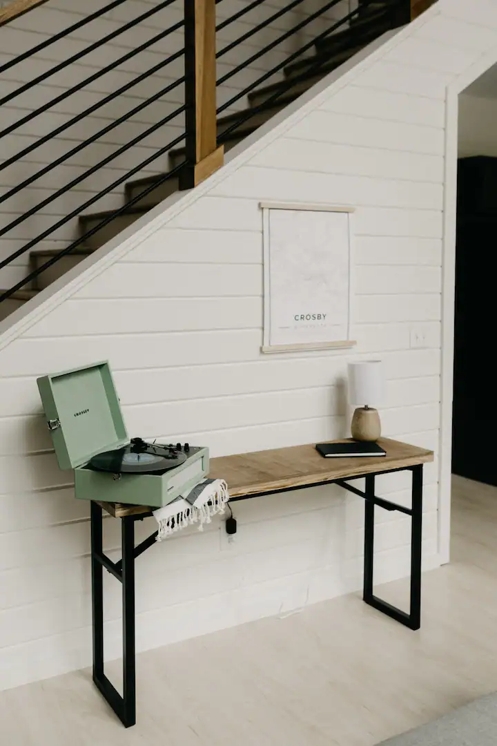 escalier maison A Frame avec cuisine équipée