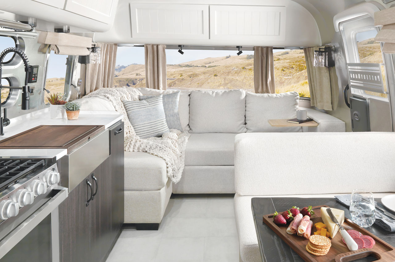 salon caravane Airstream Pottery Barn edition