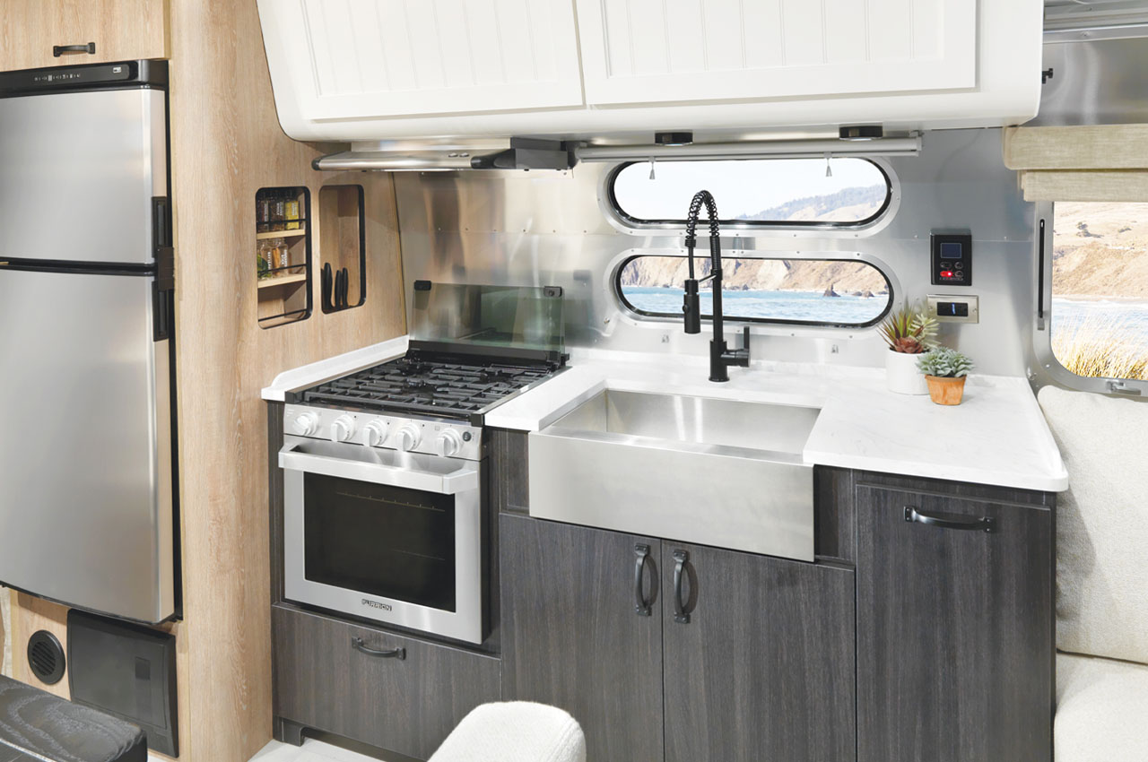 cuisine caravane Airstream Pottery Barn edition