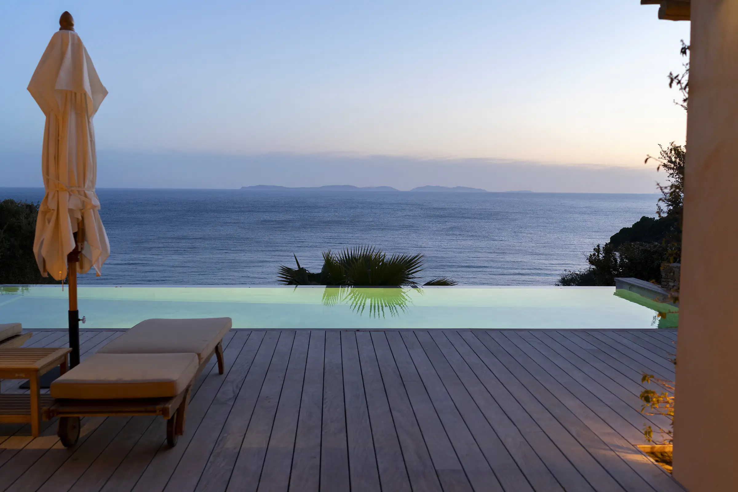 piscine à débordement vue mer