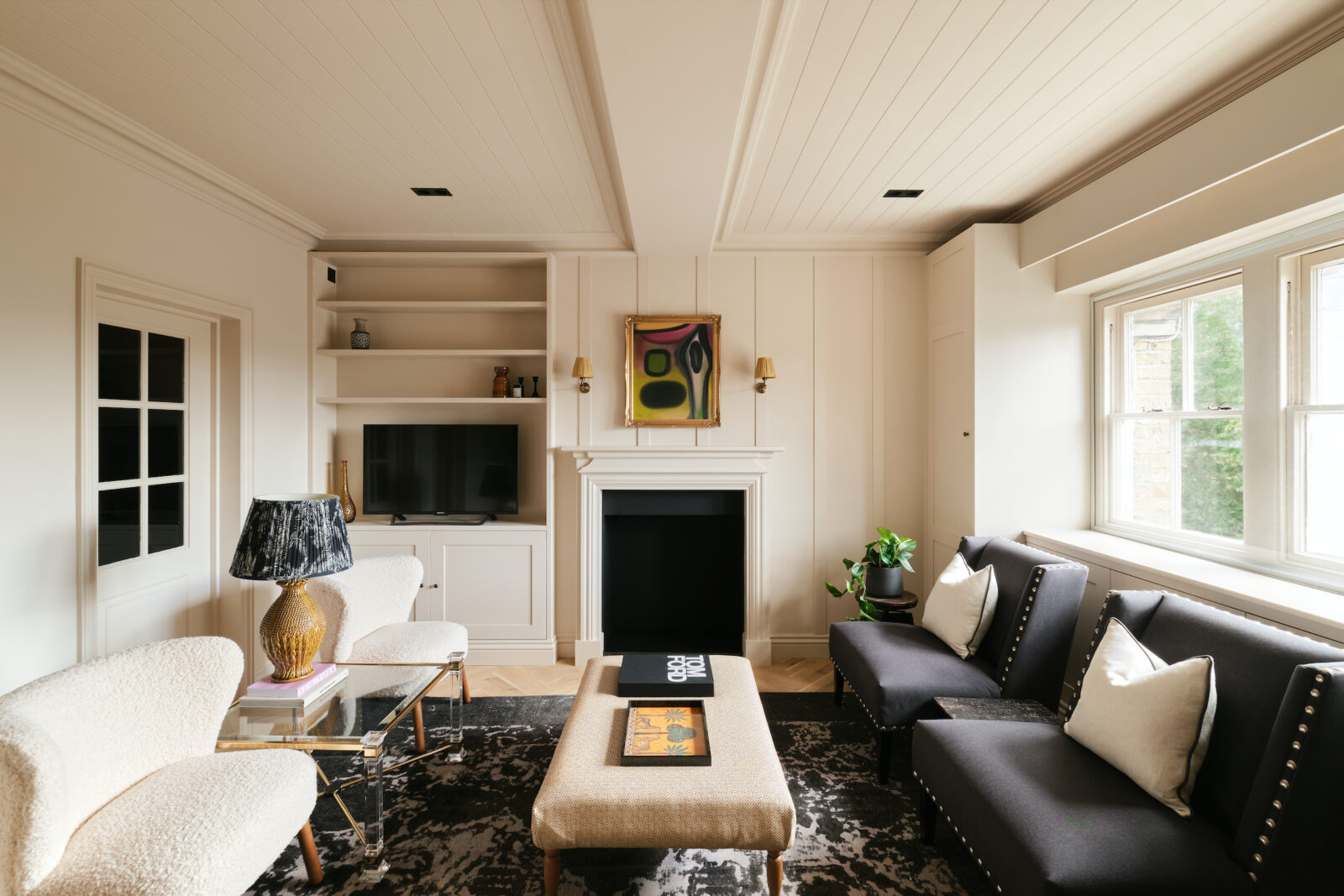 salon petit appartement avec cuisine équipée Neptune