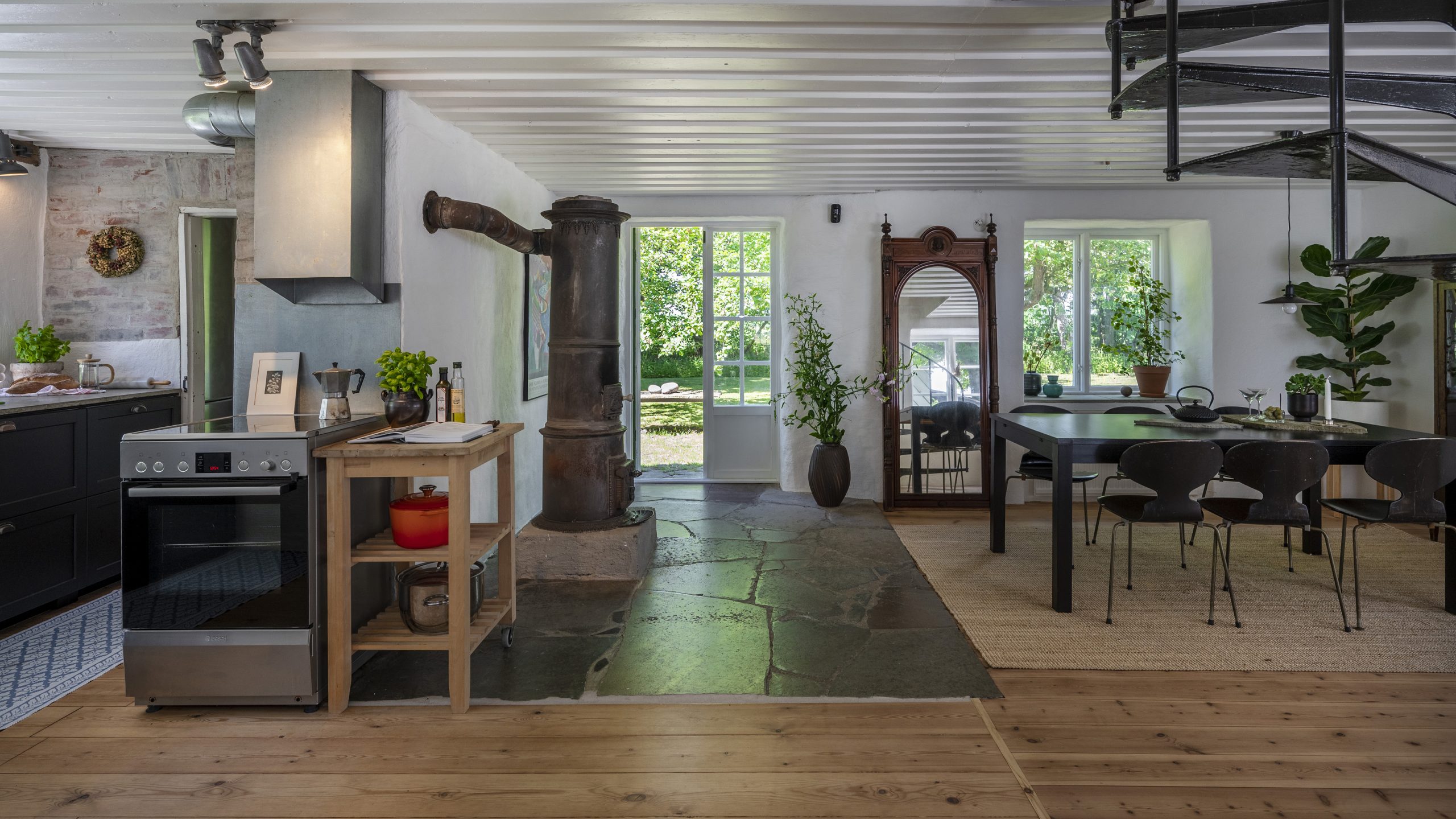salle à manger avec poêle fonte salle à manger avec poêle fonte