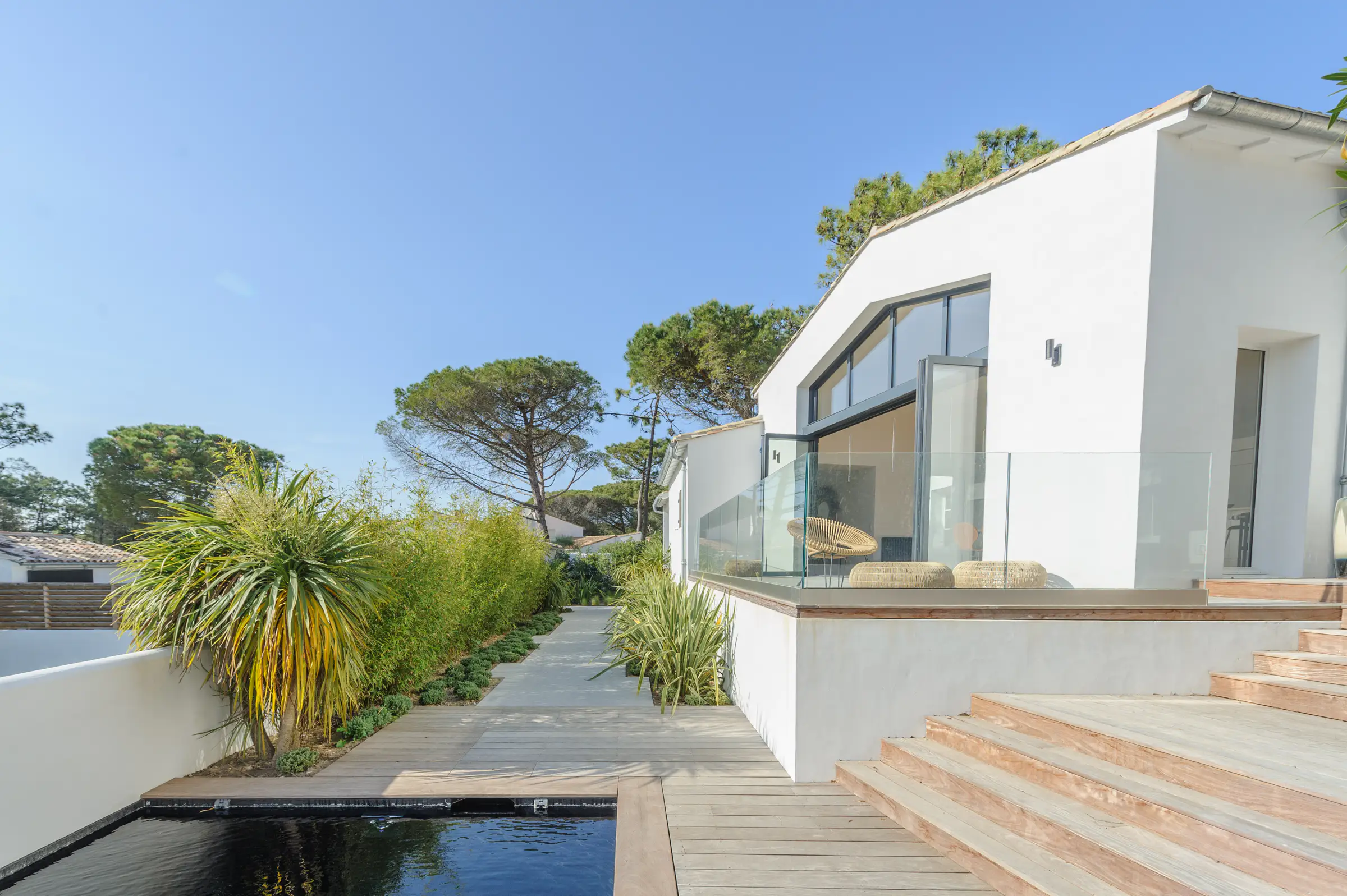 terrasse avec piscine maison île de Ré