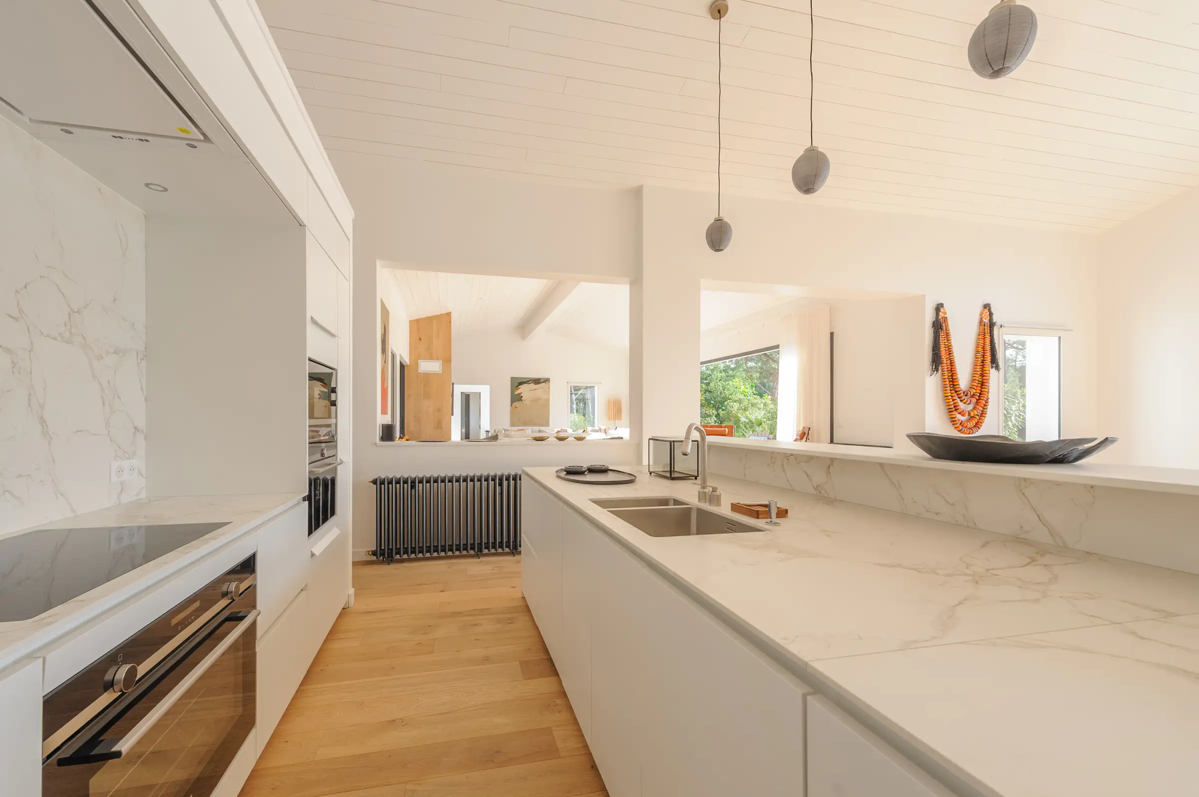 cuisine équipée ouverte avec îlot maison d'architecte
