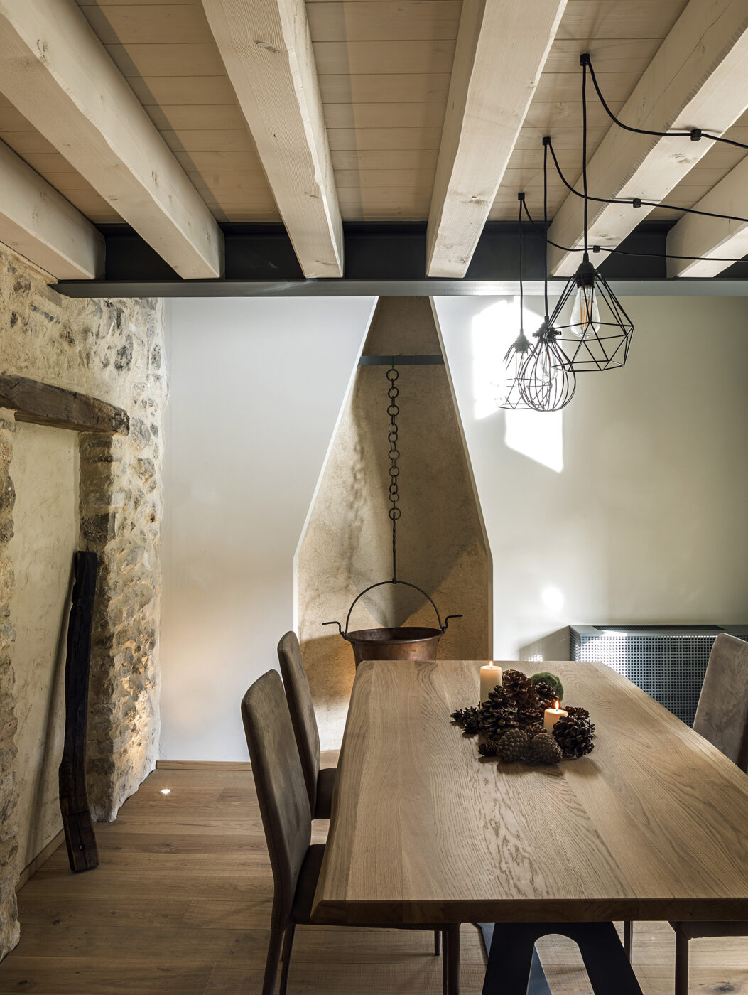 salle à manger déco design dans une maison en pierres salle à manger déco design dans une maison en pierres