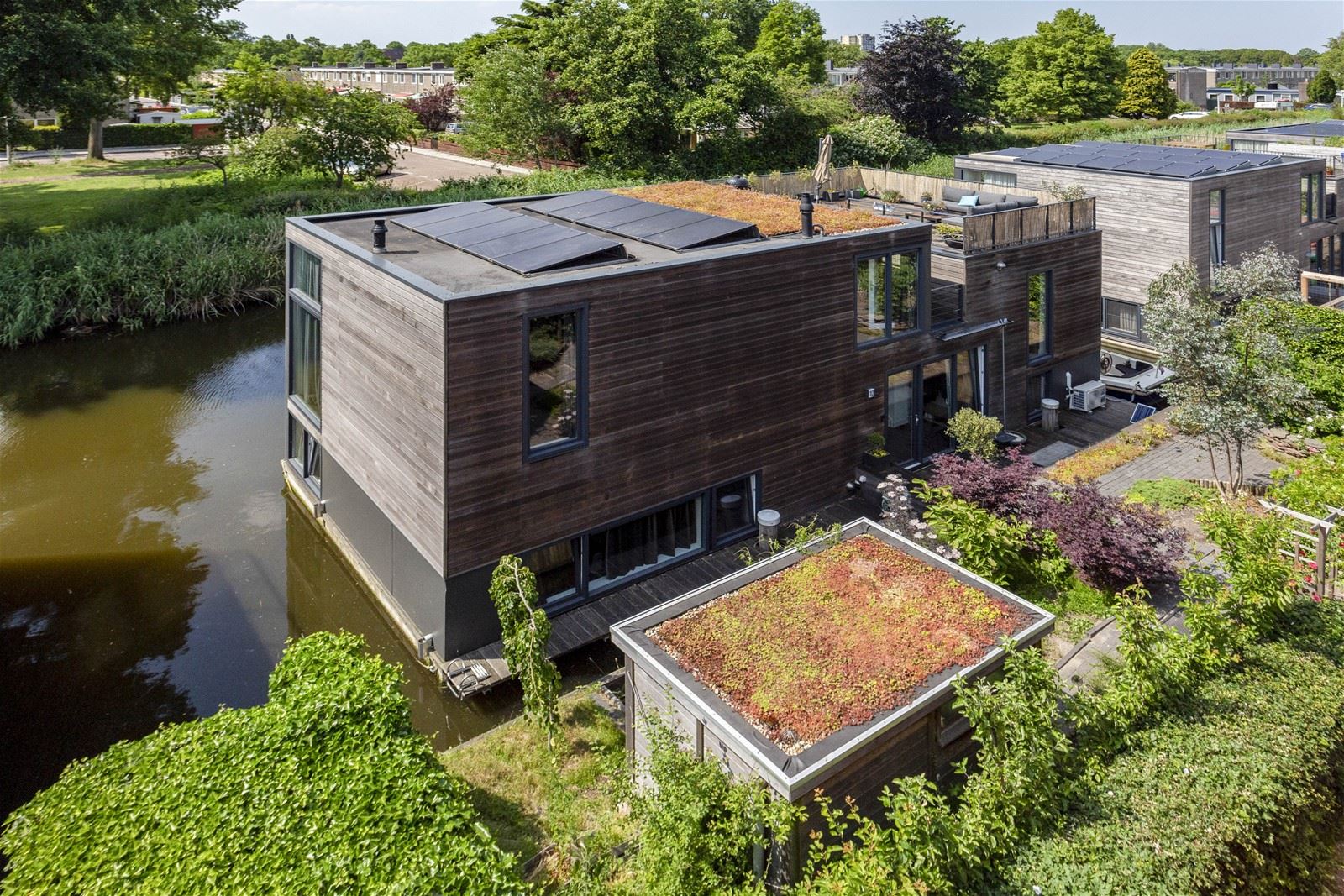maison d maison d'architecte sur l'eau