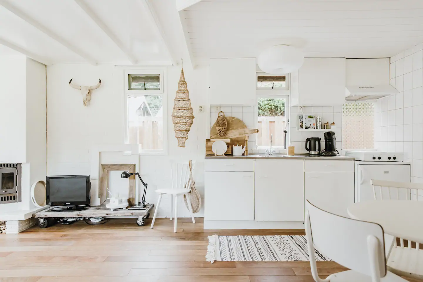 cuisine ouverte déco bohème inspirée par Ibiza
