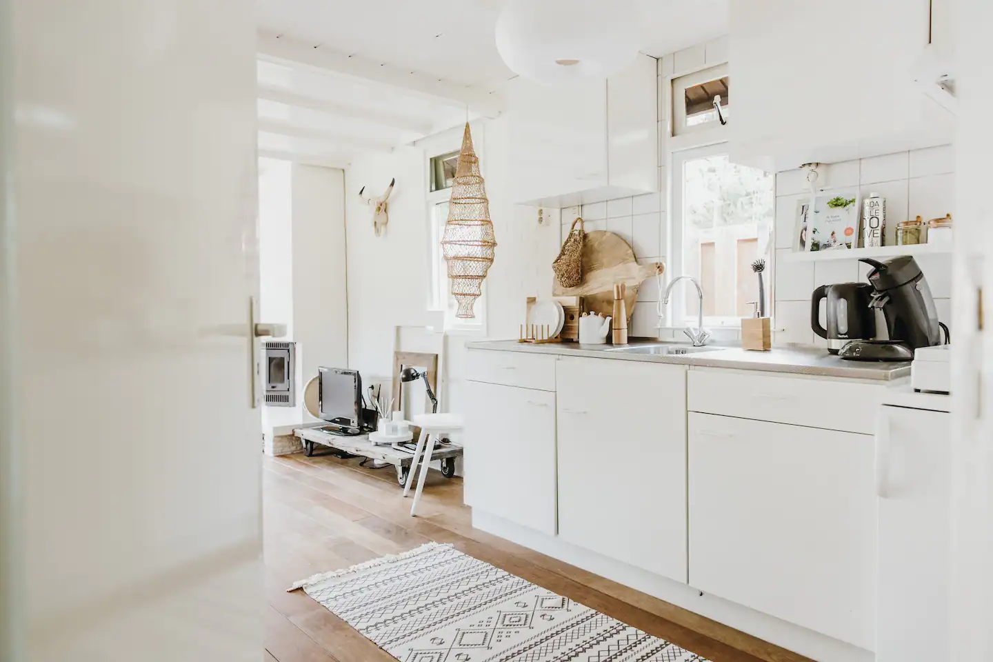 cuisine ouverte déco bohème inspirée par Ibiza