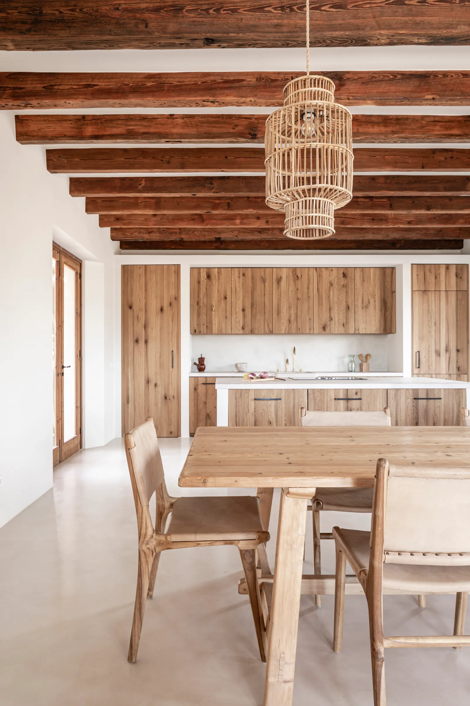 cuisine en bois avec îlot