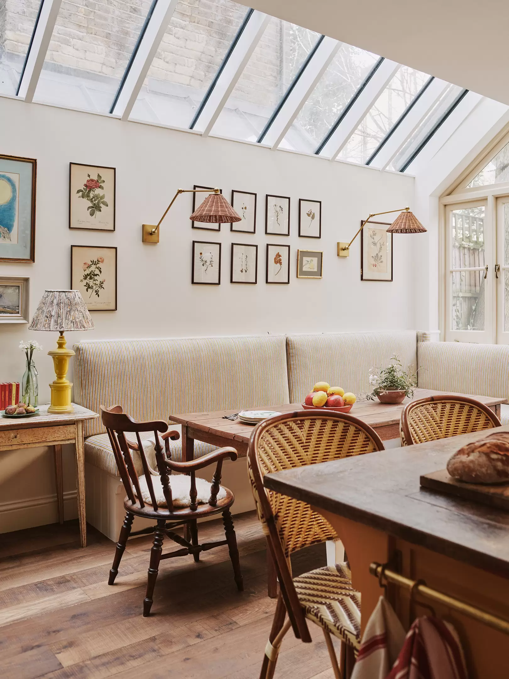 salle à manger avec verrière zénithale
