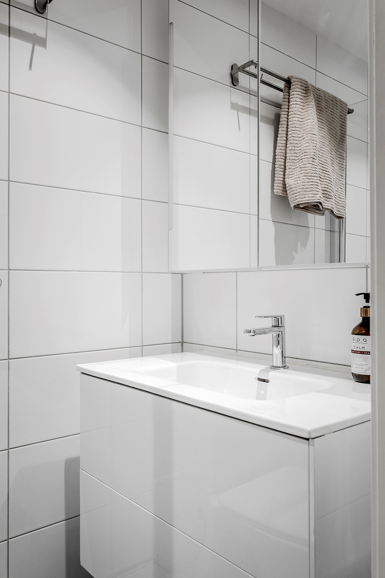 salle de bain blanche