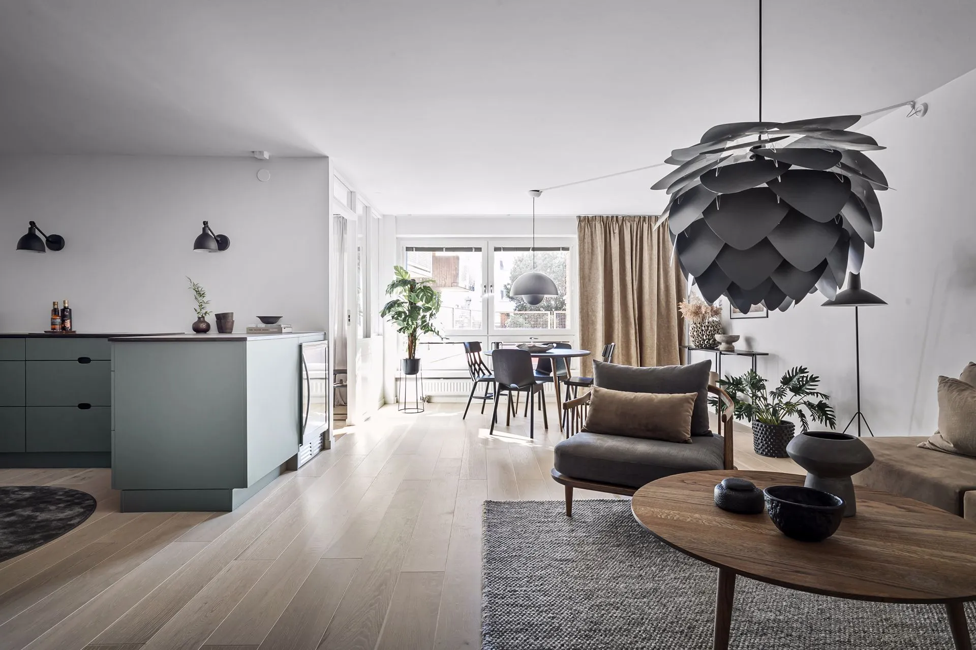 salon et cuisine ouverte appartement à la décoration contemporaine