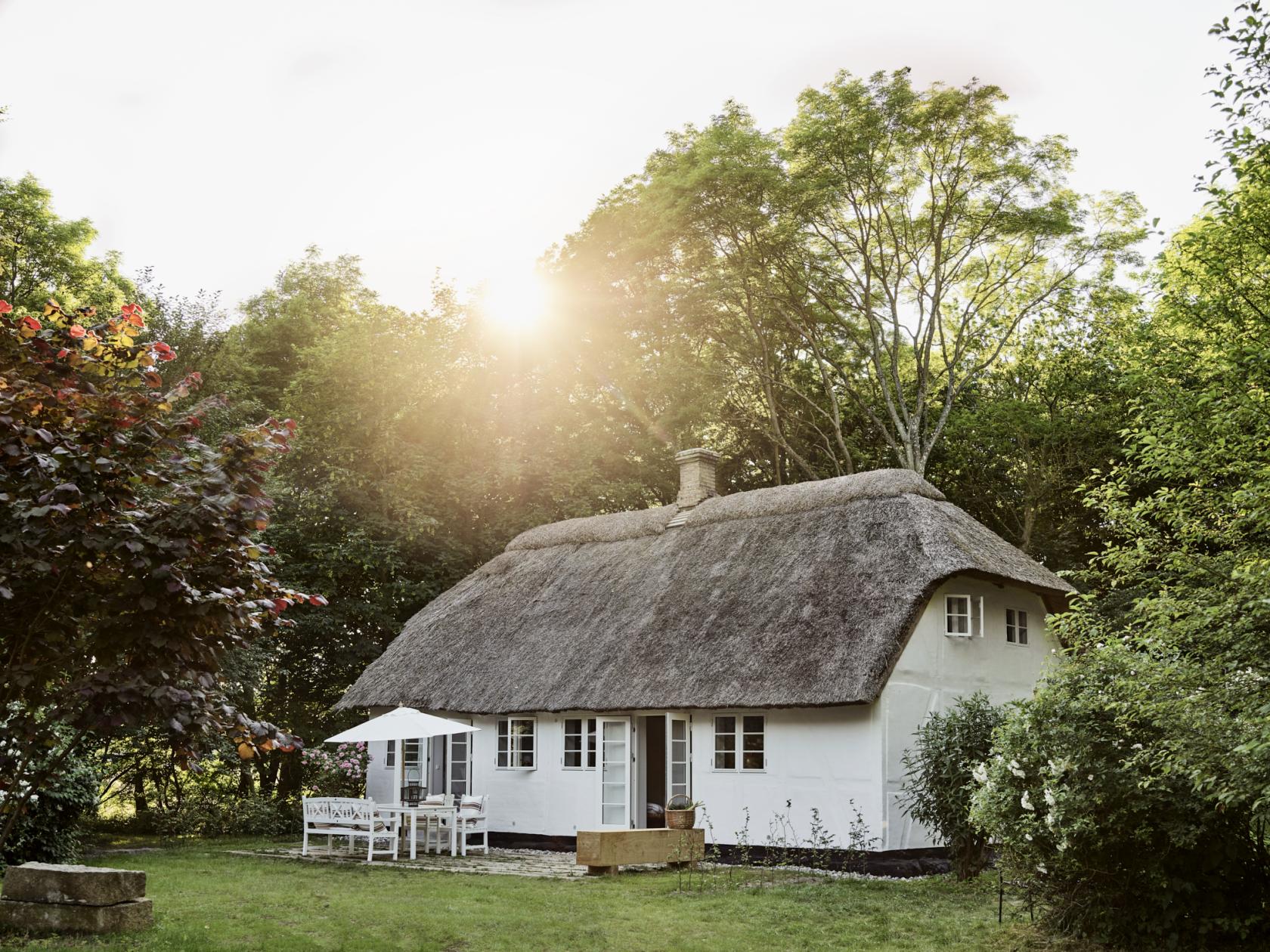 maison au toit de chaume maison au toit de chaume