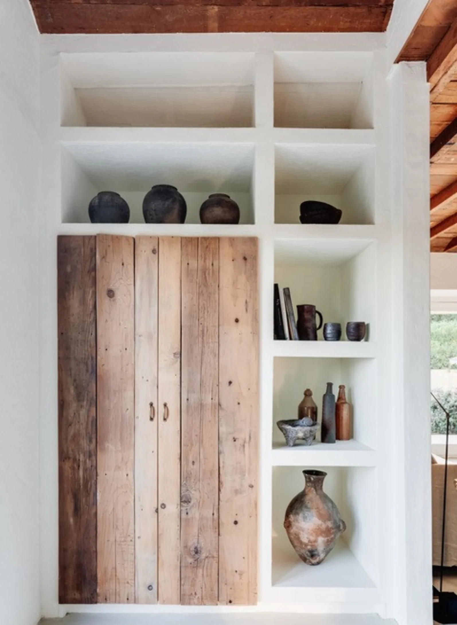 placard bois rustique et béton
