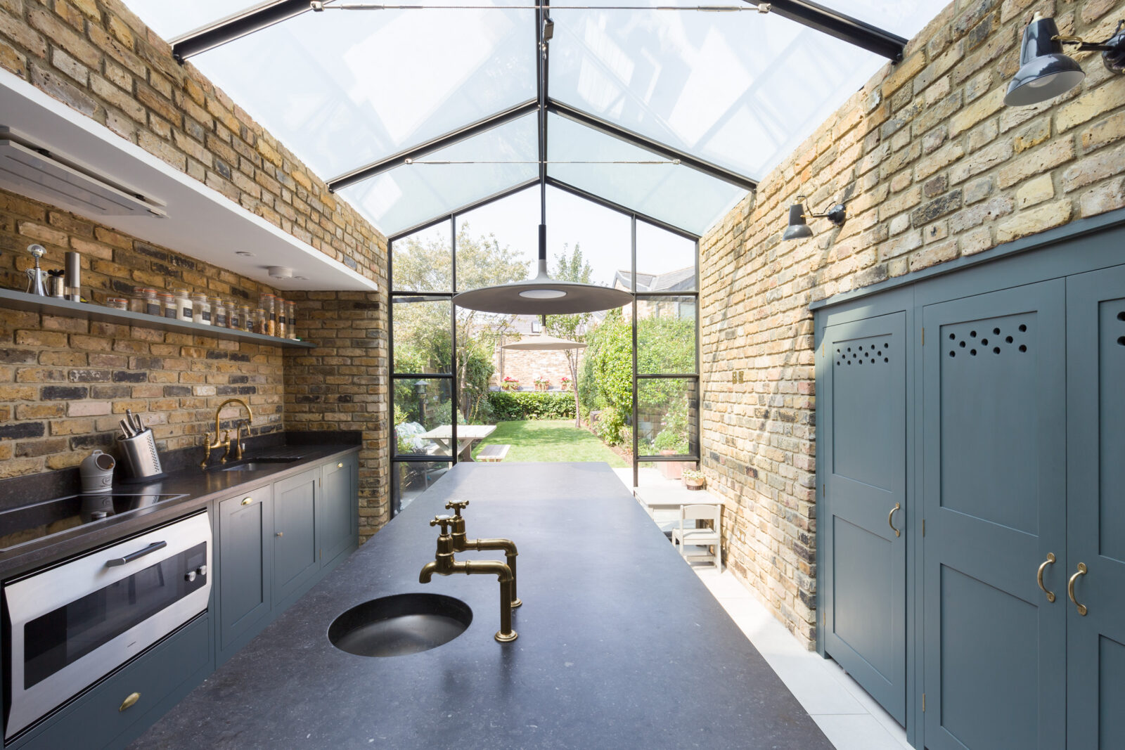 cuisine équipée dans extension vitrée cuisine équipée dans extension vitrée