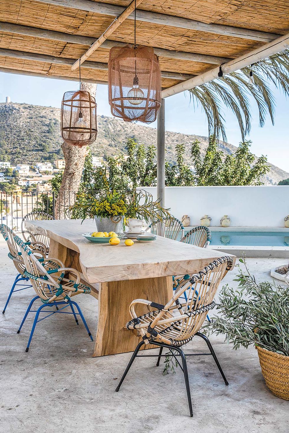 salle à manger sur terrasse et pergola canisses salle à manger sur terrasse et pergola canisses