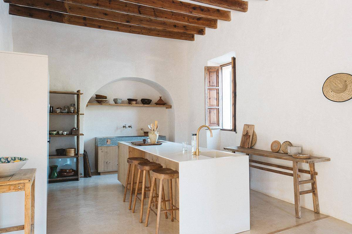 cuisine ferme ancienne rénovée avec piscine Majorque