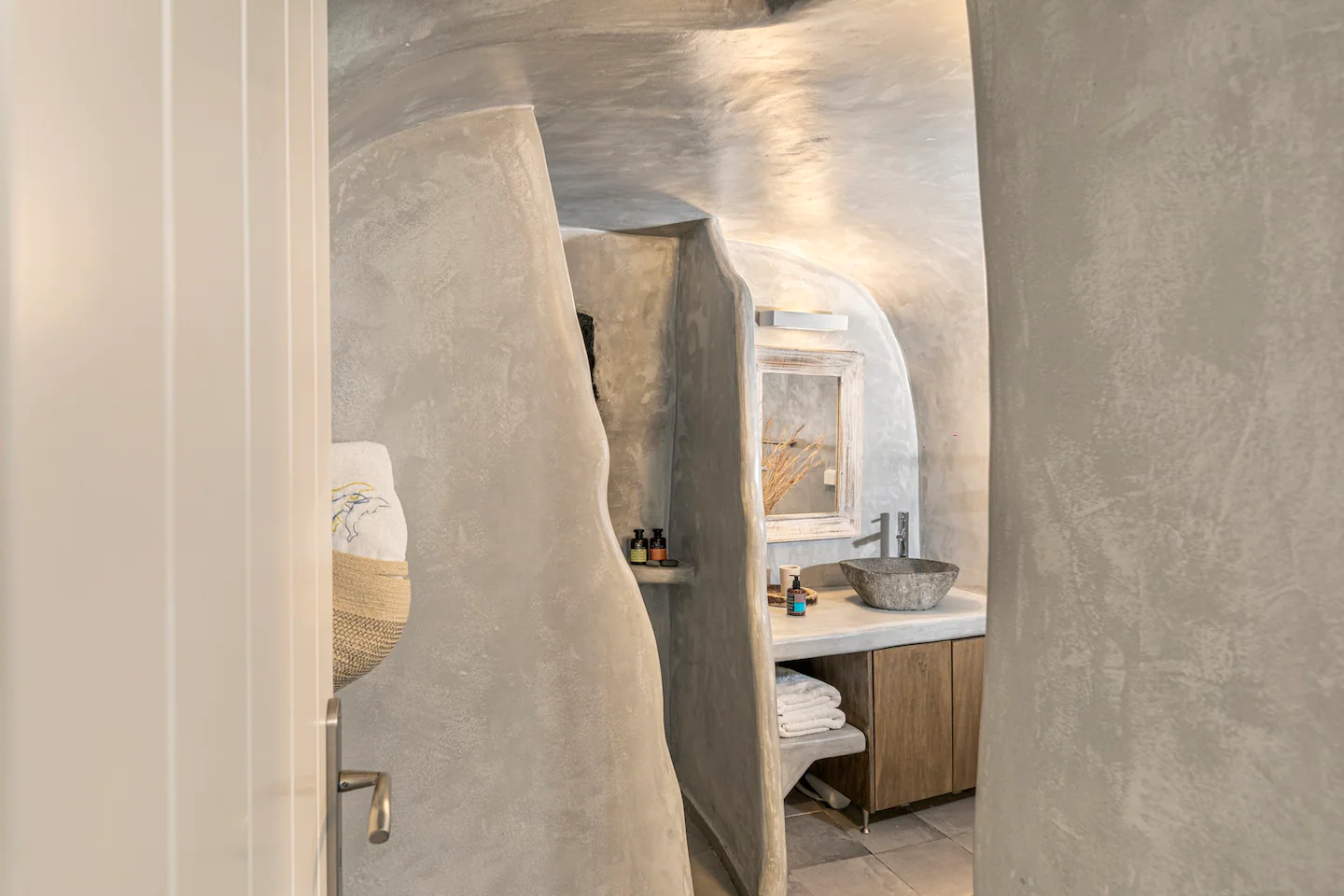 salle de bain murs enduits gris