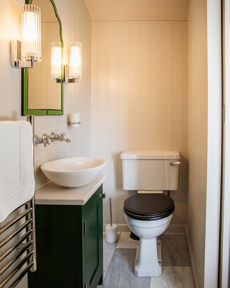toilettes maison en bois