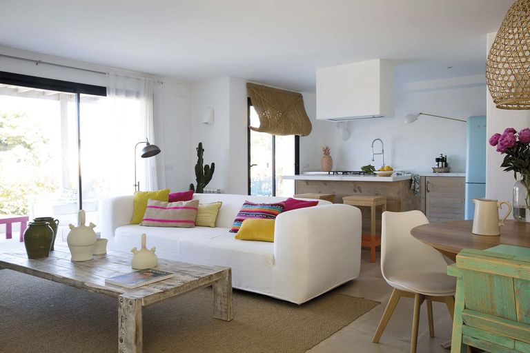 salon petite maison de vacances avec piscine