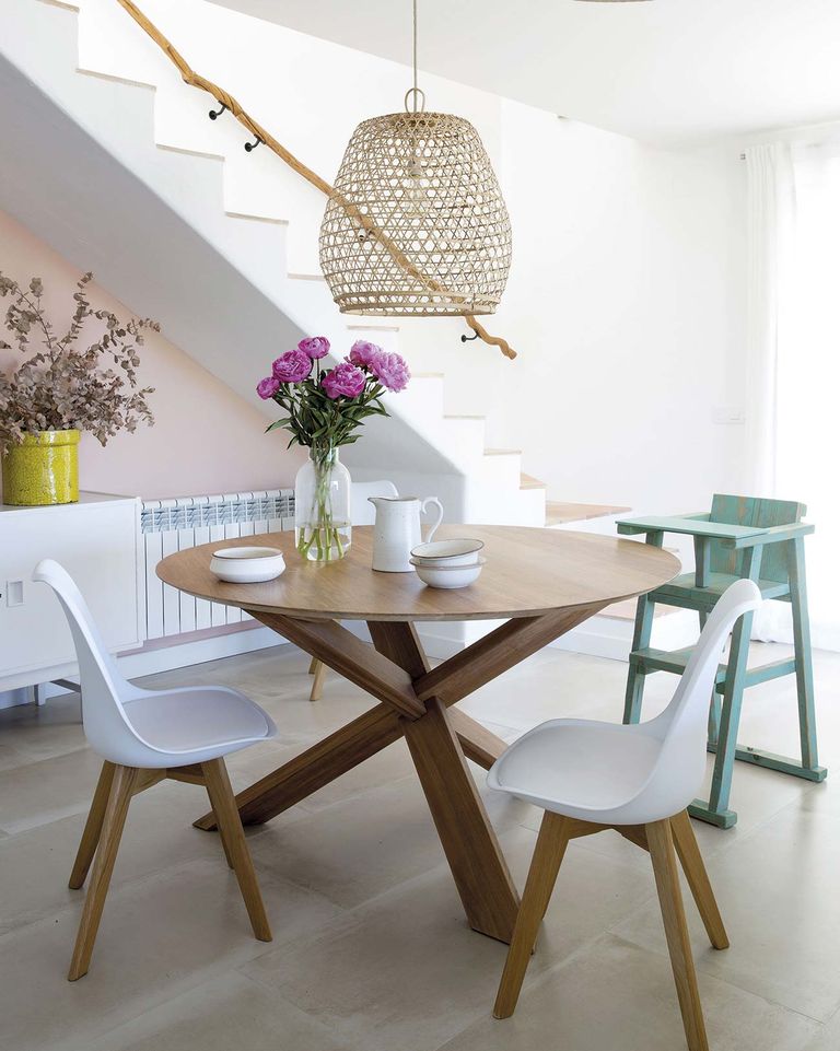 salle à manger petite maison de vacances avec piscine