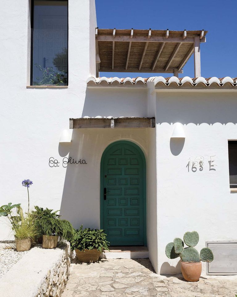 entrée petite maison de vacances avec piscine