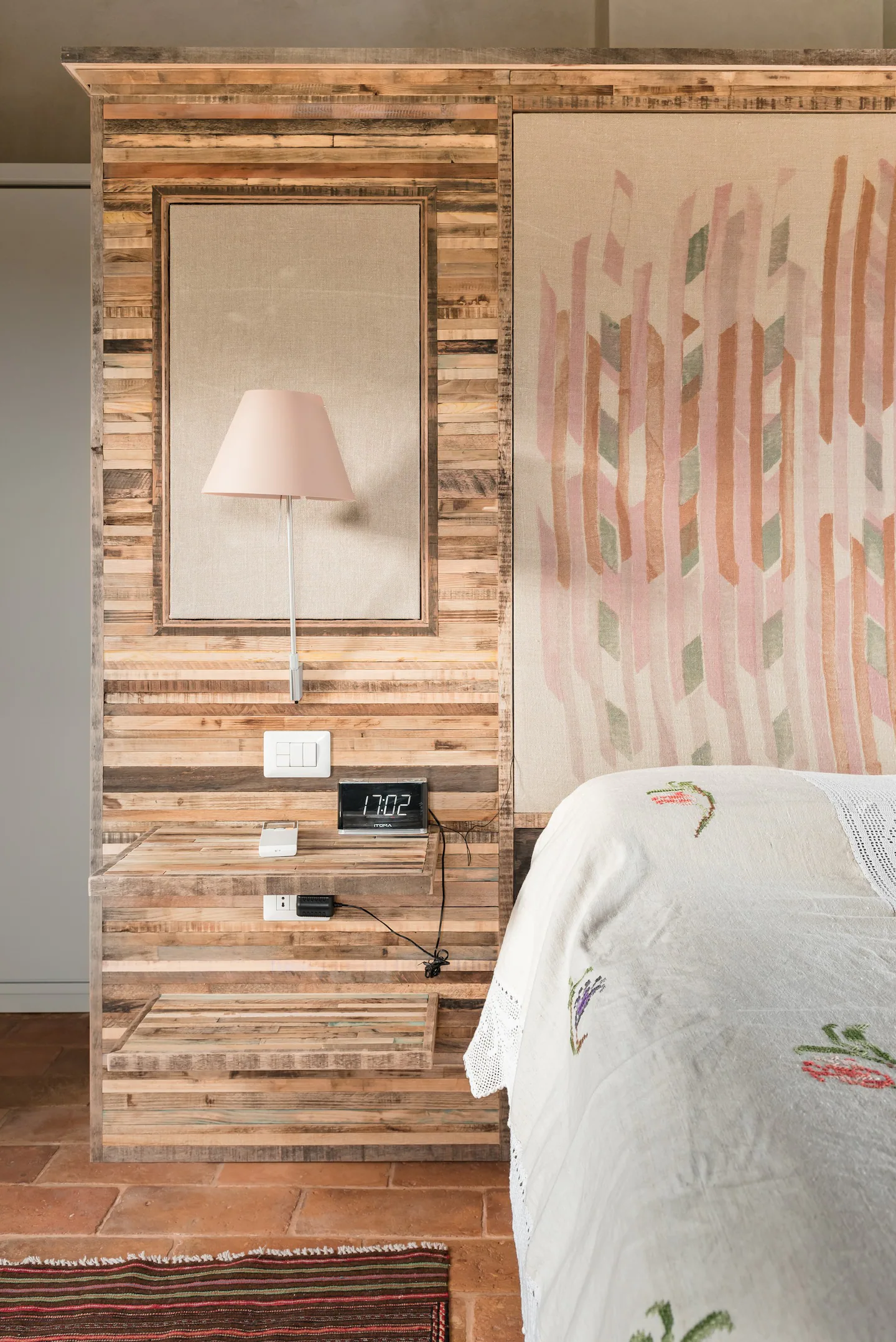 chambre avec murs bois