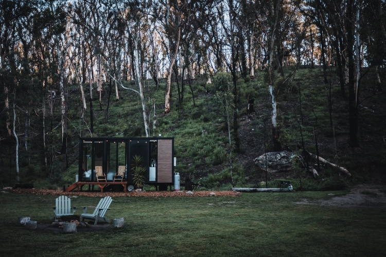 façade tiny house écologique et vitrée façade tiny house écologique et vitrée