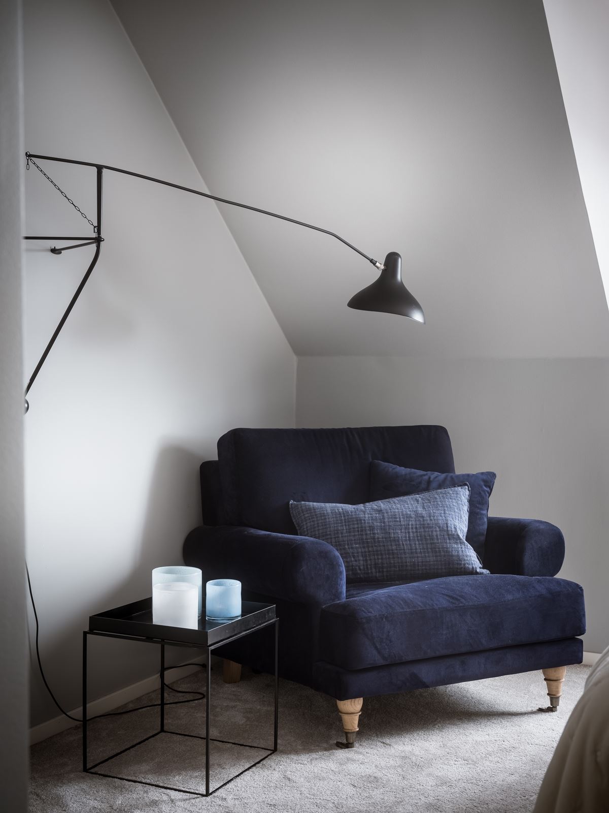 fauteuil velours bleu