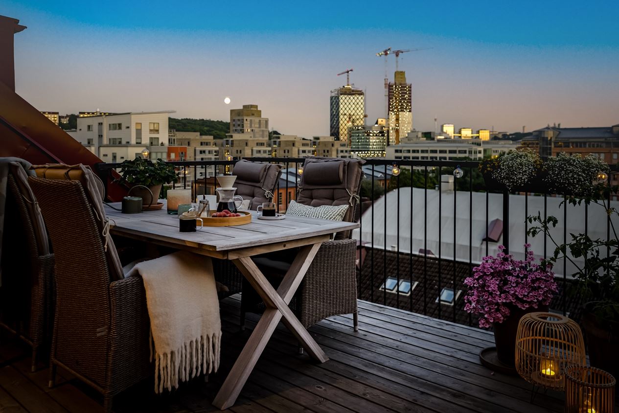 terrasse en bois appartement vue nuit
