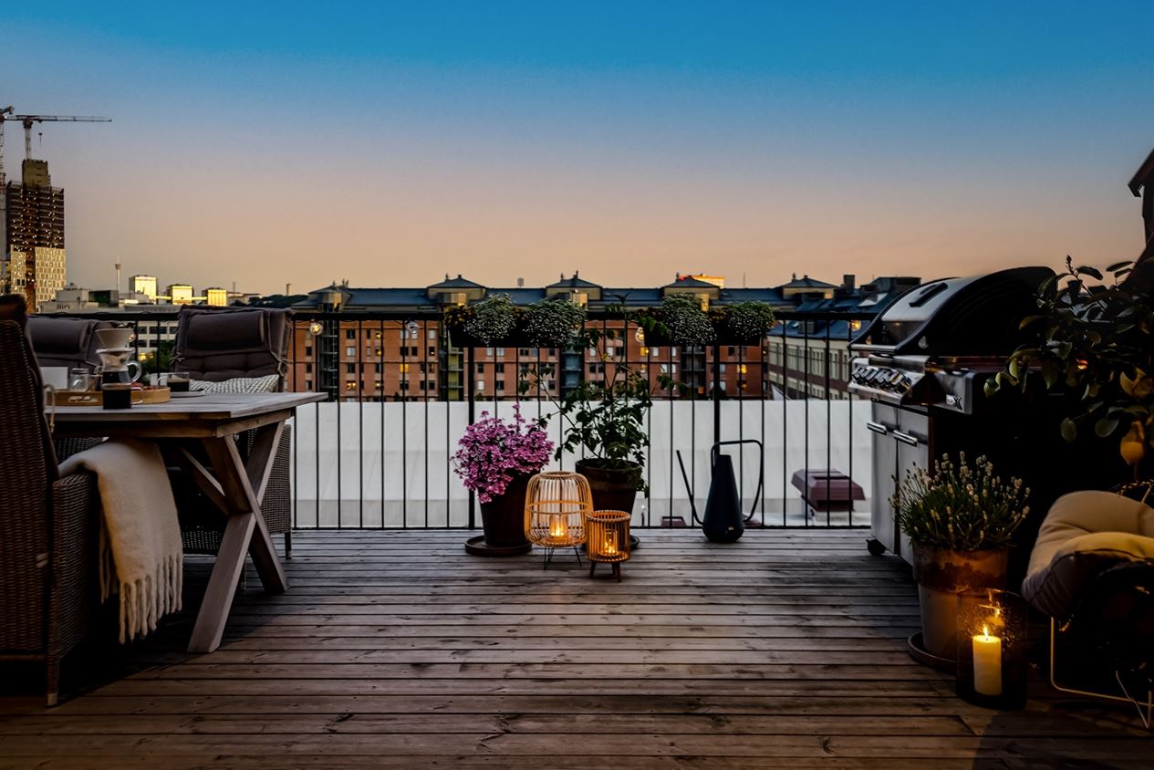 terrasse en bois appartement vue nuit