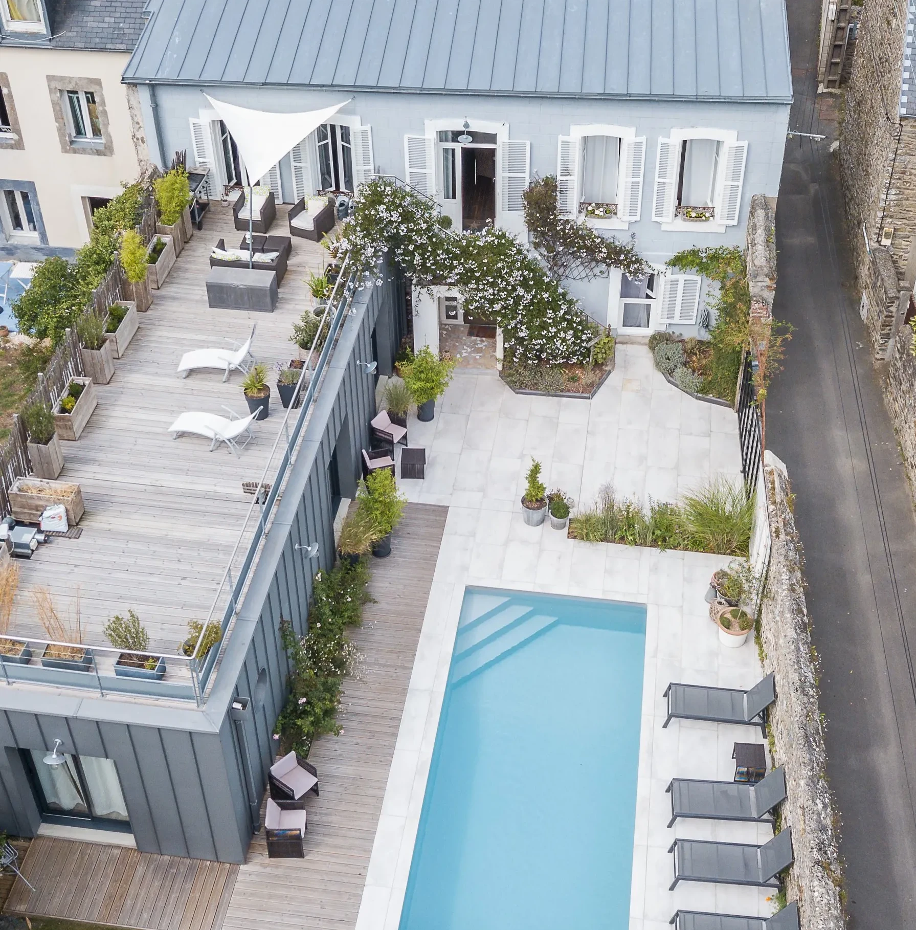 jardin avec piscine La Villa Saint Jean maison d'hôtes Granville