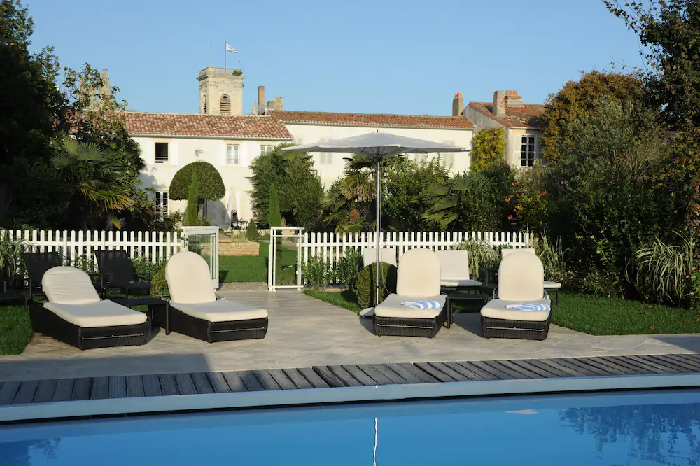 jardin avec piscine Maison Clarisse Ile de Ré jardin avec piscine Maison Clarisse Ile de Ré