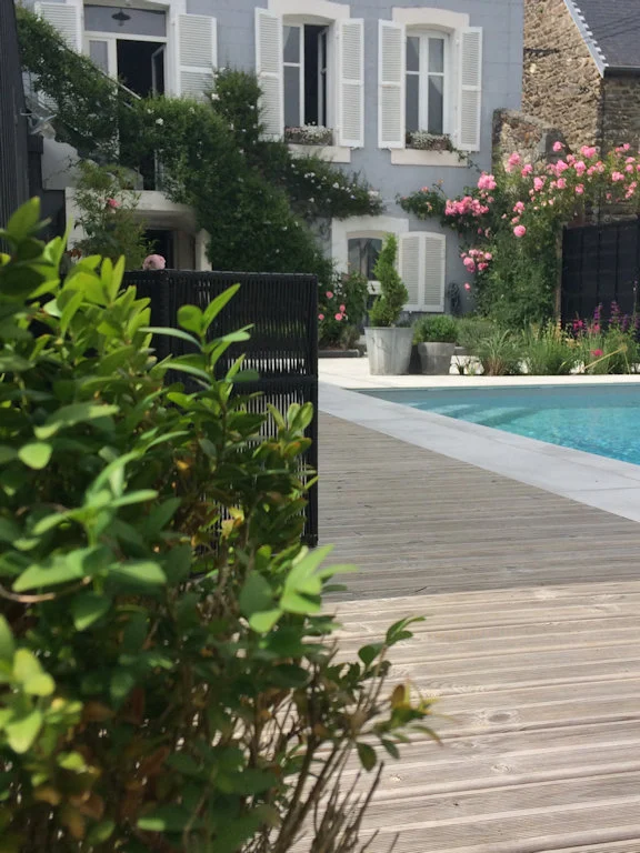 jardin avec piscine La Villa Saint Jean maison d'hôtes Granville