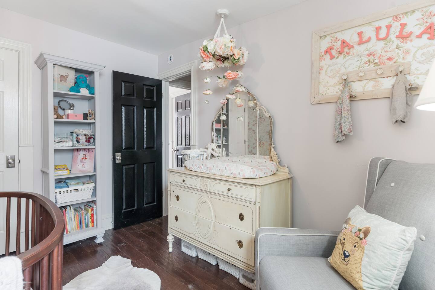 chambre d chambre d'enfant grise