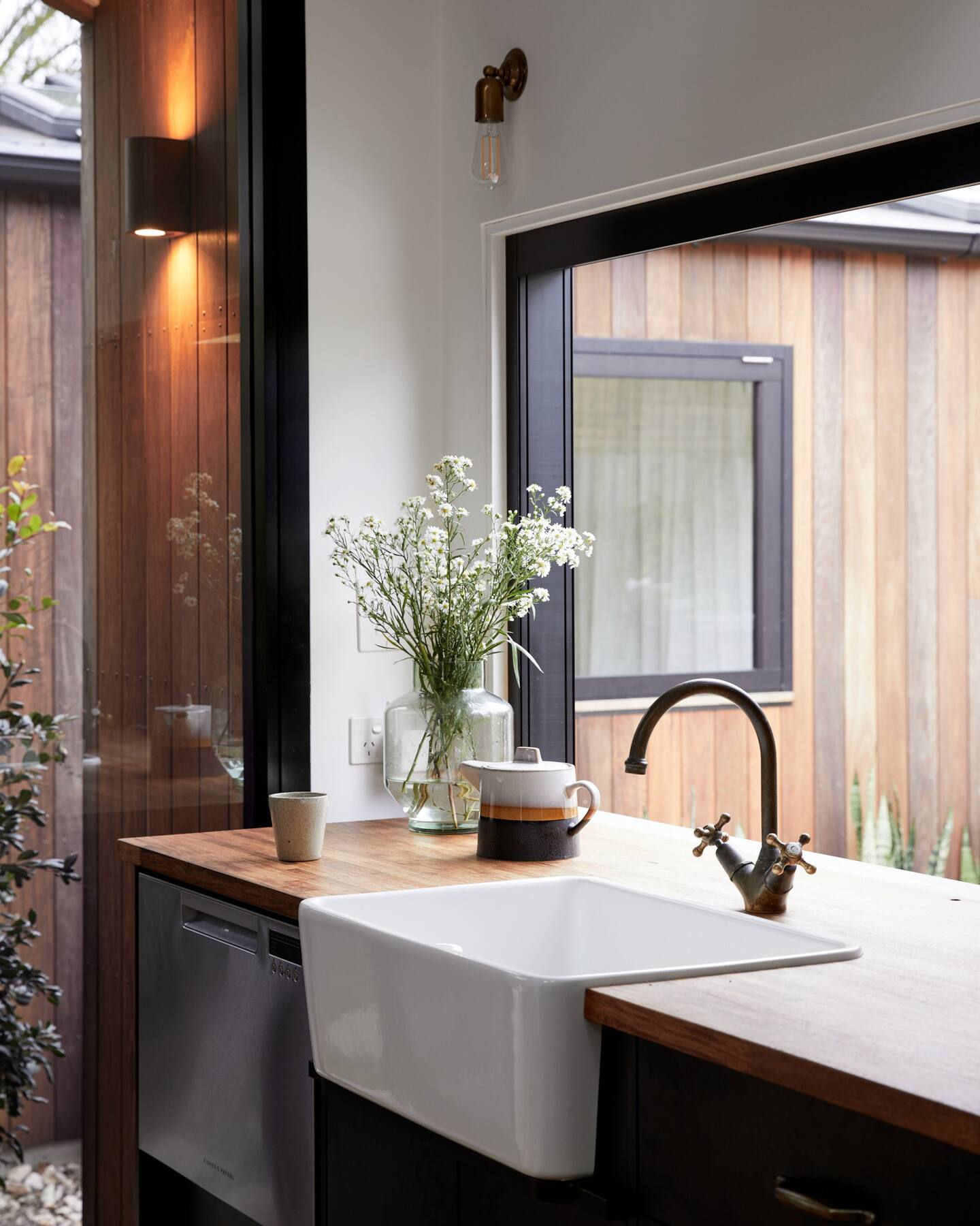 cuisine ouverte petite maison en bois cuisine ouverte petite maison en bois