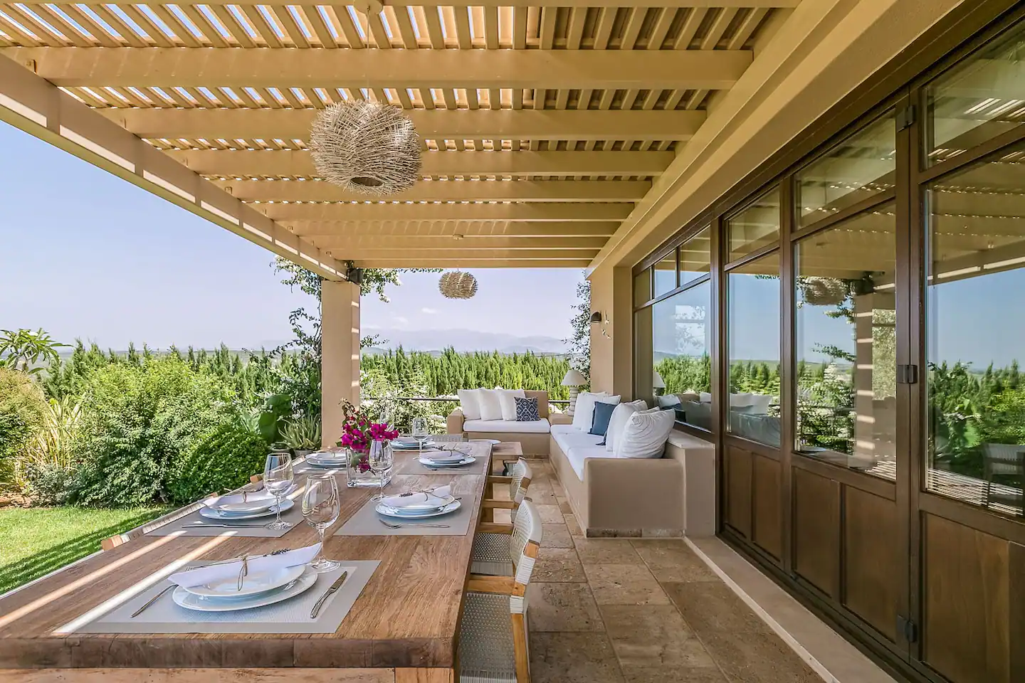 terrasse pierre avec pergola bois