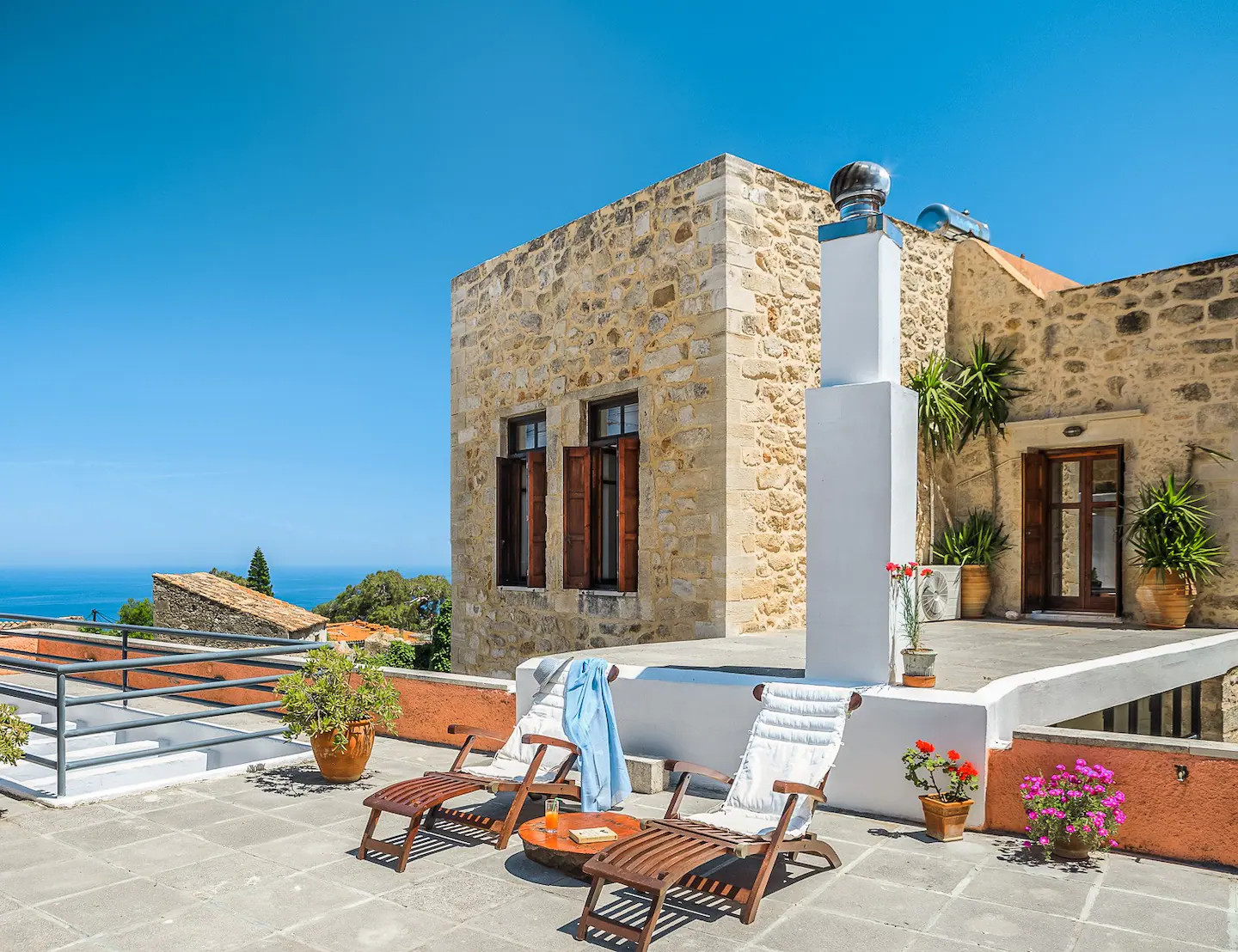 terrasse maison en pierres