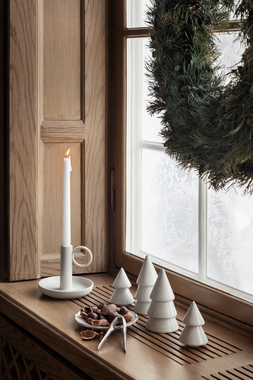 bord de fenêtre salon décoré pour Noël