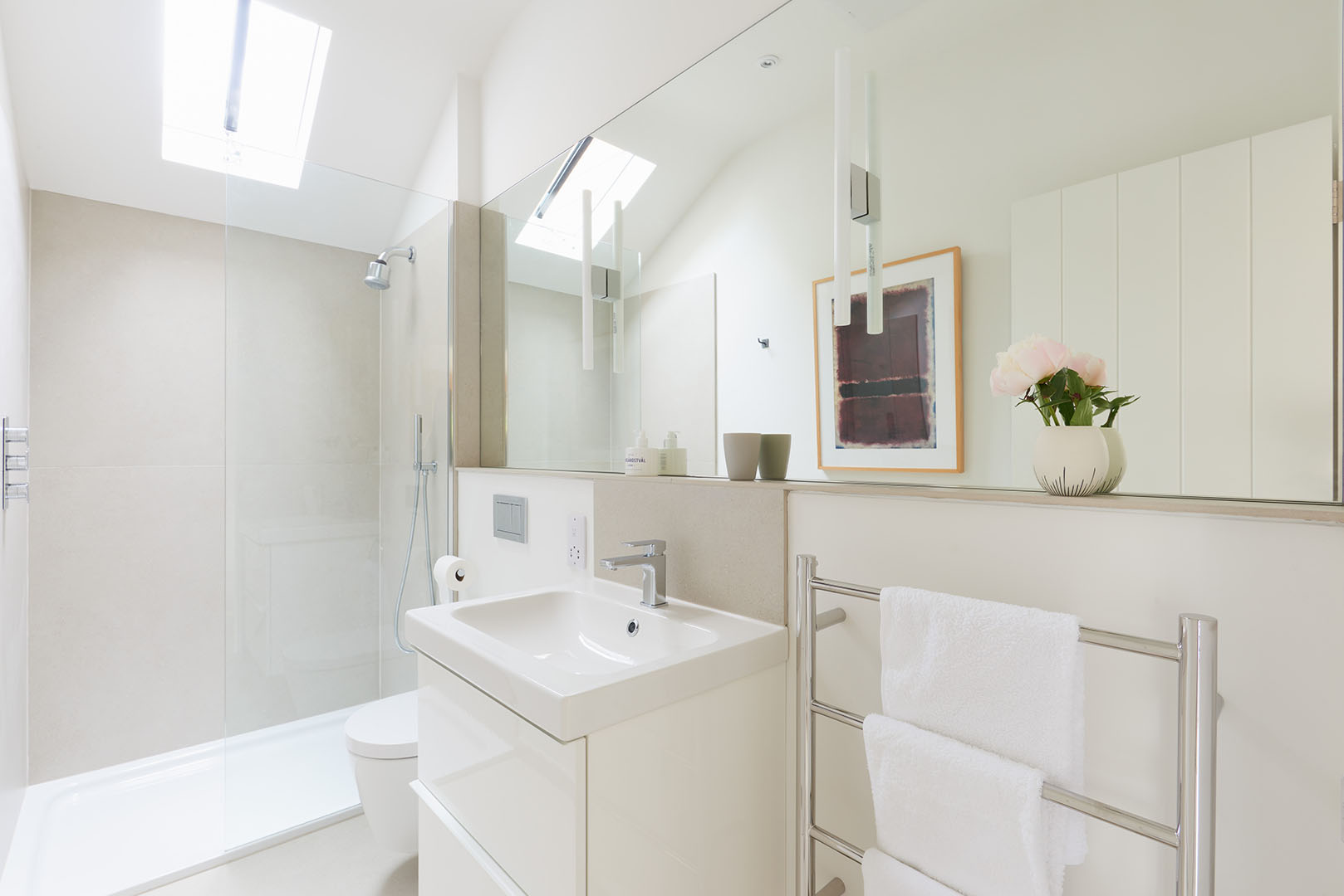 salle de bain blanche avec velux salle de bain blanche avec velux