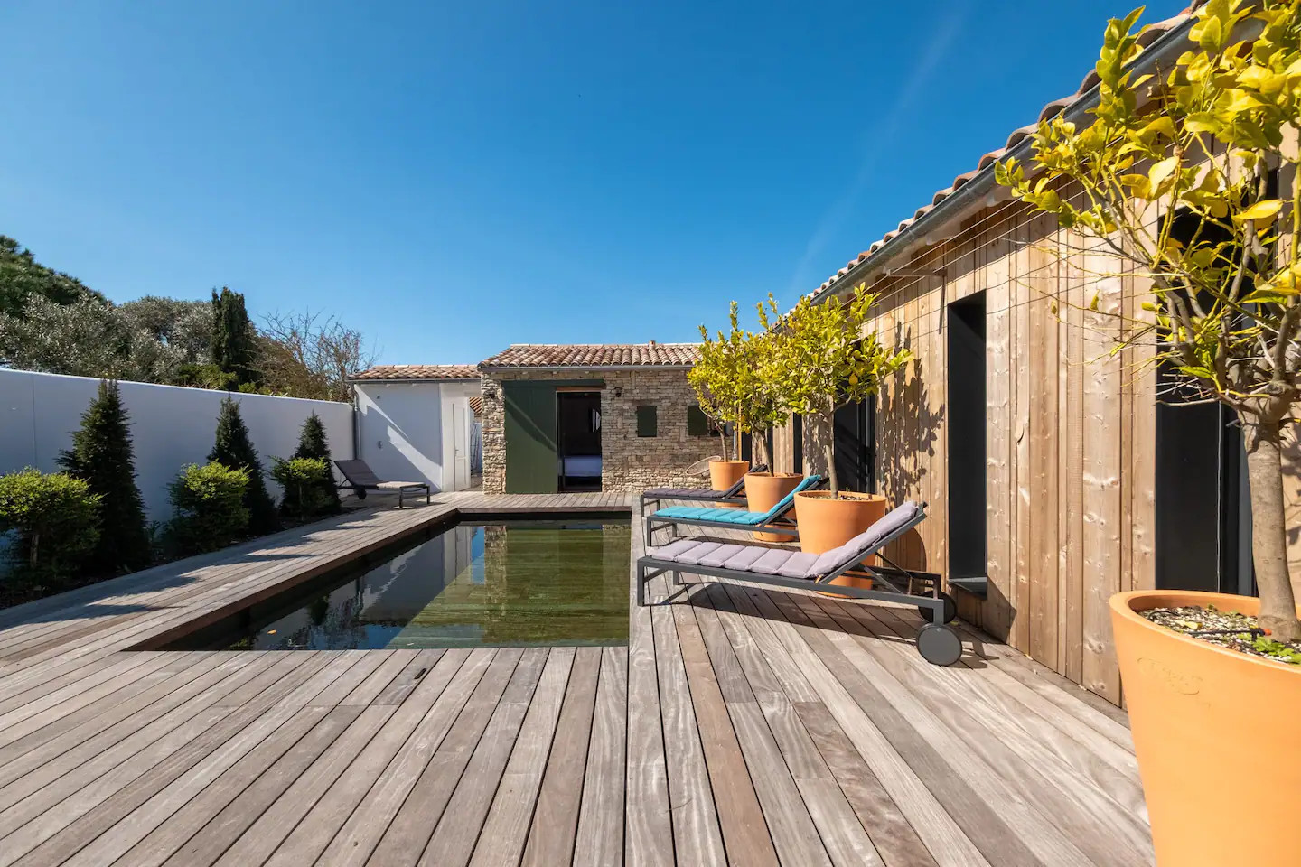 terrasse en bois avec piscine maison Ile de Ré terrasse en bois avec piscine maison Ile de Ré