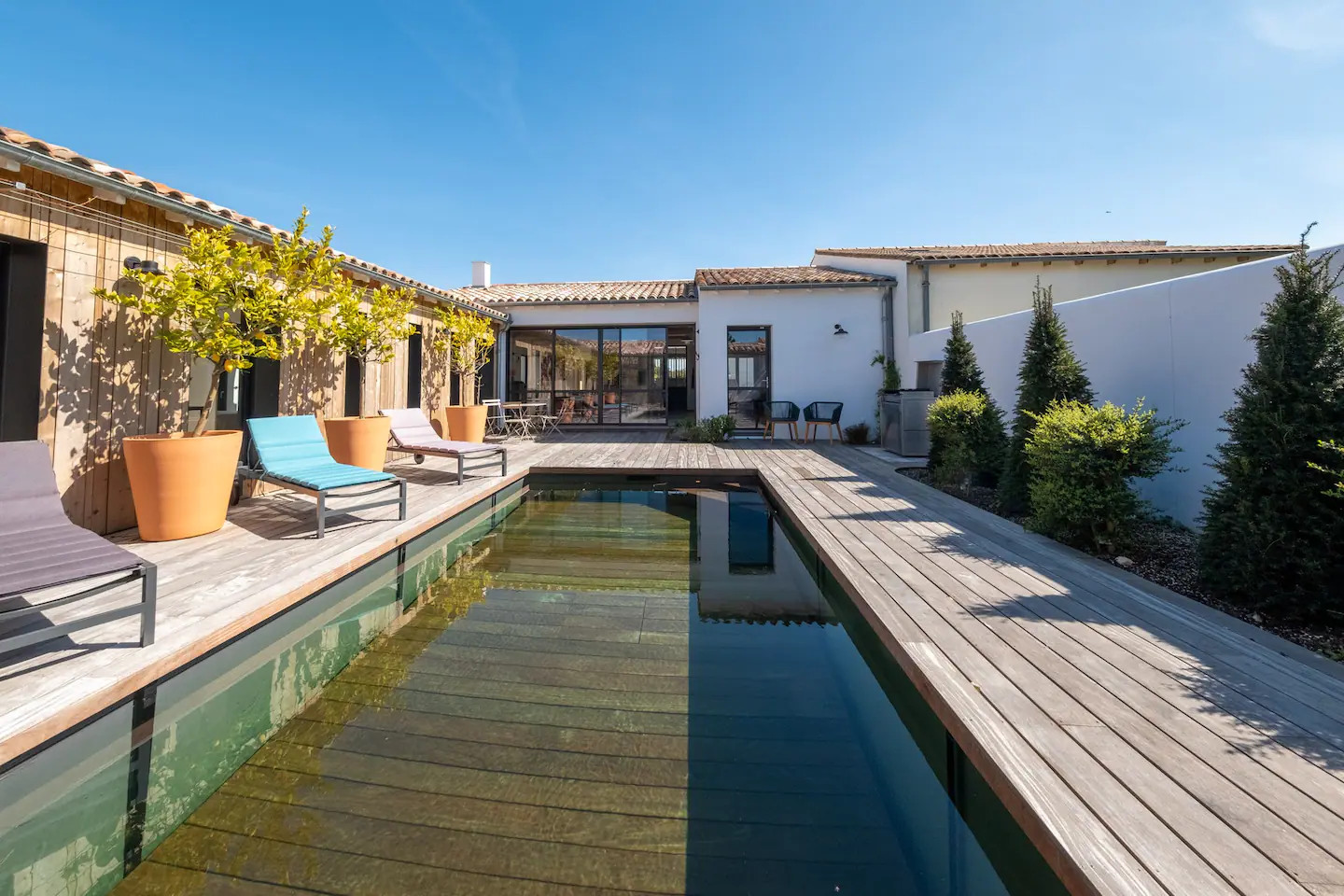 terrasse en bois avec piscine maison Ile de Ré terrasse en bois avec piscine maison Ile de Ré